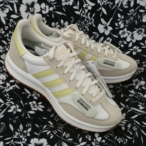 Adidas Women's Beige and Yellow Sneakers